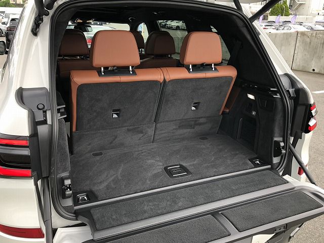 X7 xDrive40d RHD US
