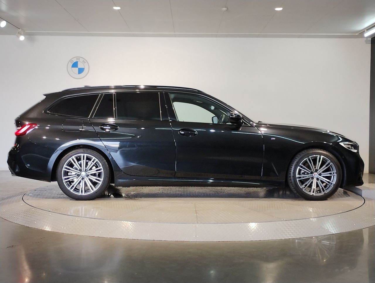 G21 320i RHD