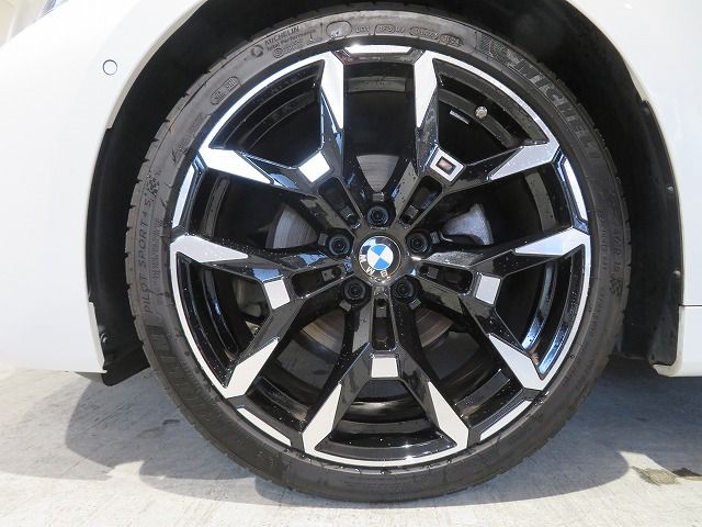 G** 4**i C********** B** 2**i RHD