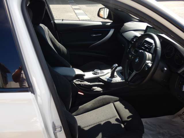320D SEDAN RHD