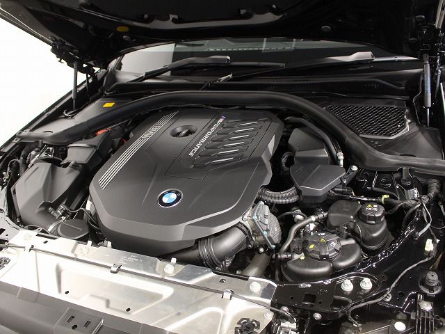 G21 M340i xDrive Touring LCI RHD