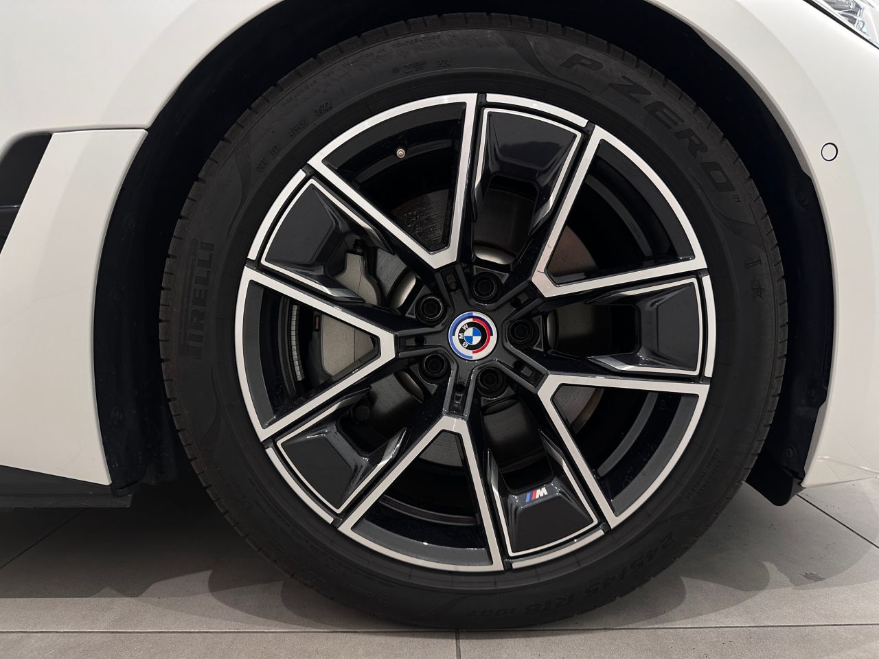 G26 i4 eDrive40 RHD