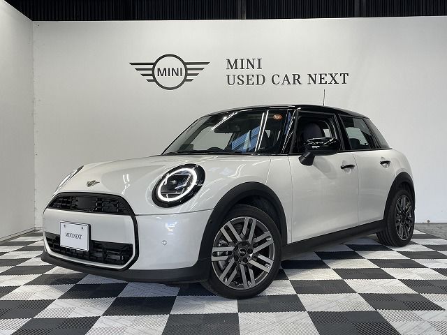 THE NEW MINI COOPER (5 DOOR) C