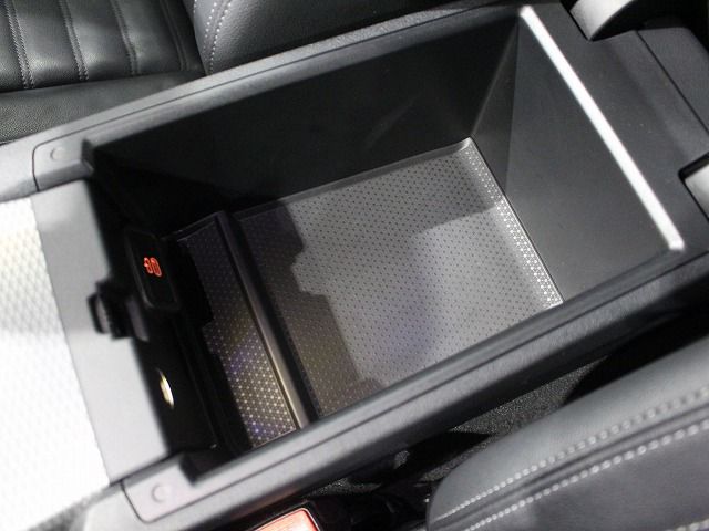 G26 i4 eDrive40 RHD