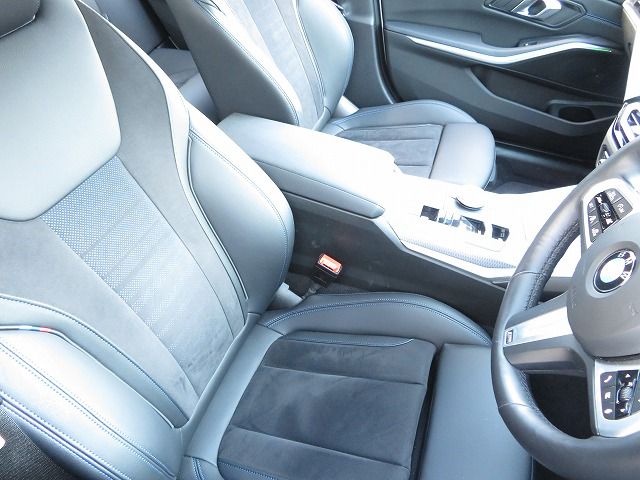 320d xDrive Berline RHD