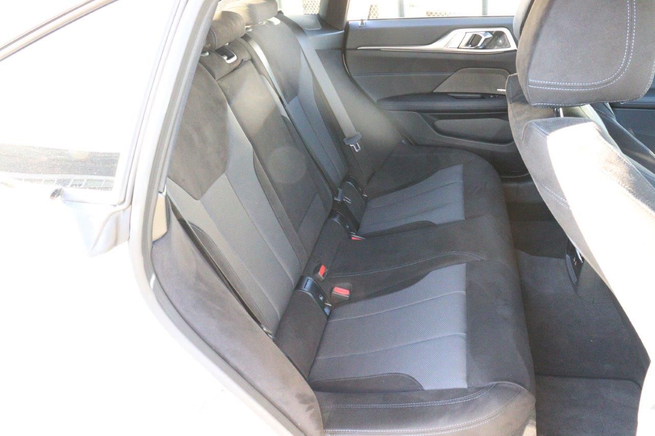 G** ***i G*** C**** ***