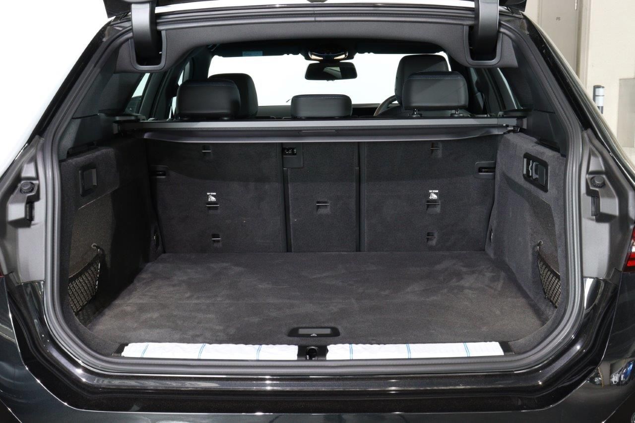 BMW i5 eDrive40 M Sport RHD