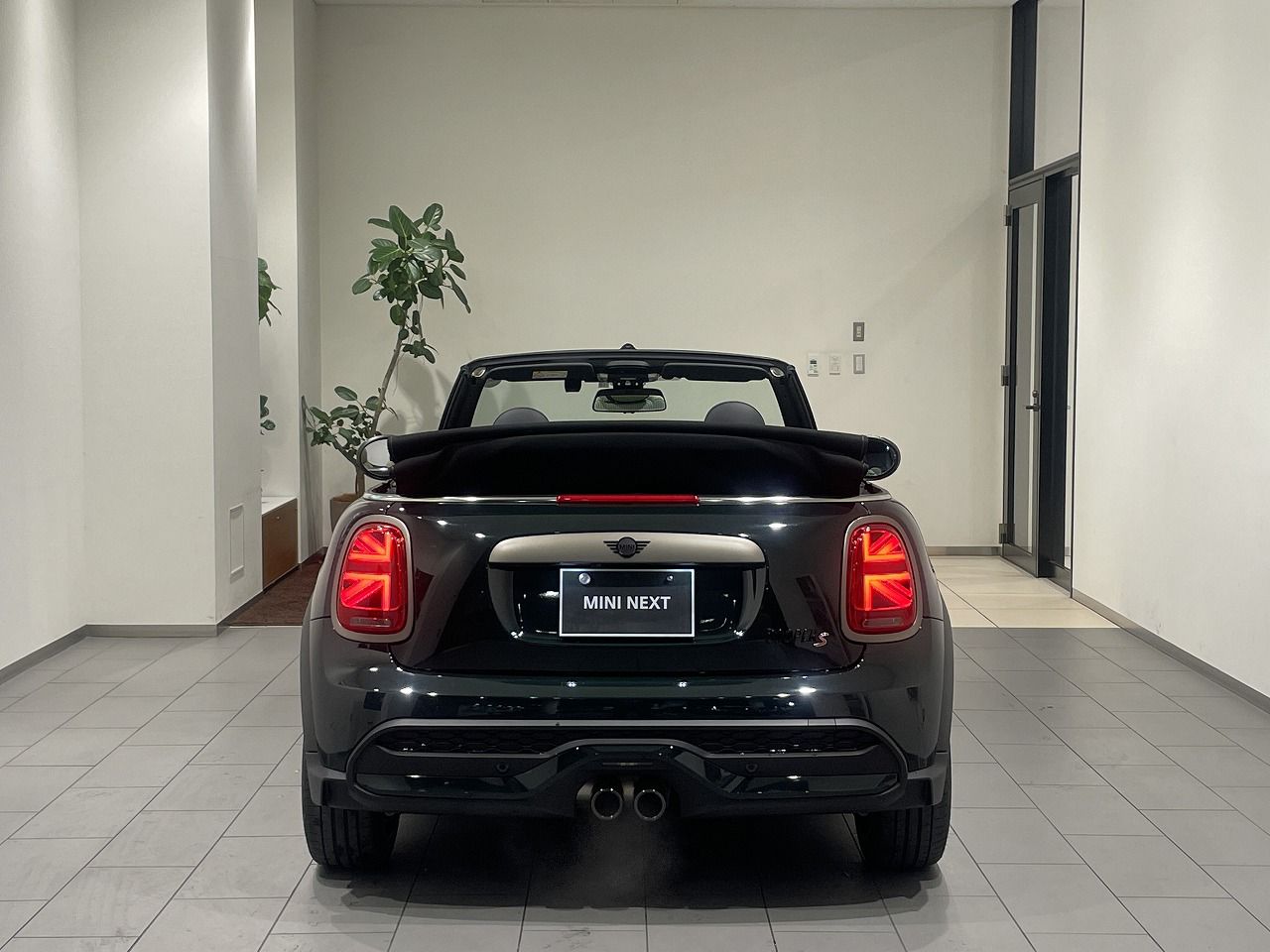 MINI Cooper S Convertible RHD