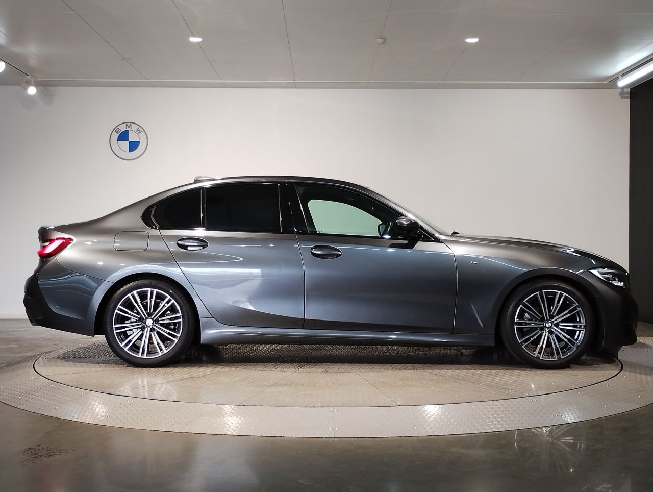 G20 320i Saloon RHD MX