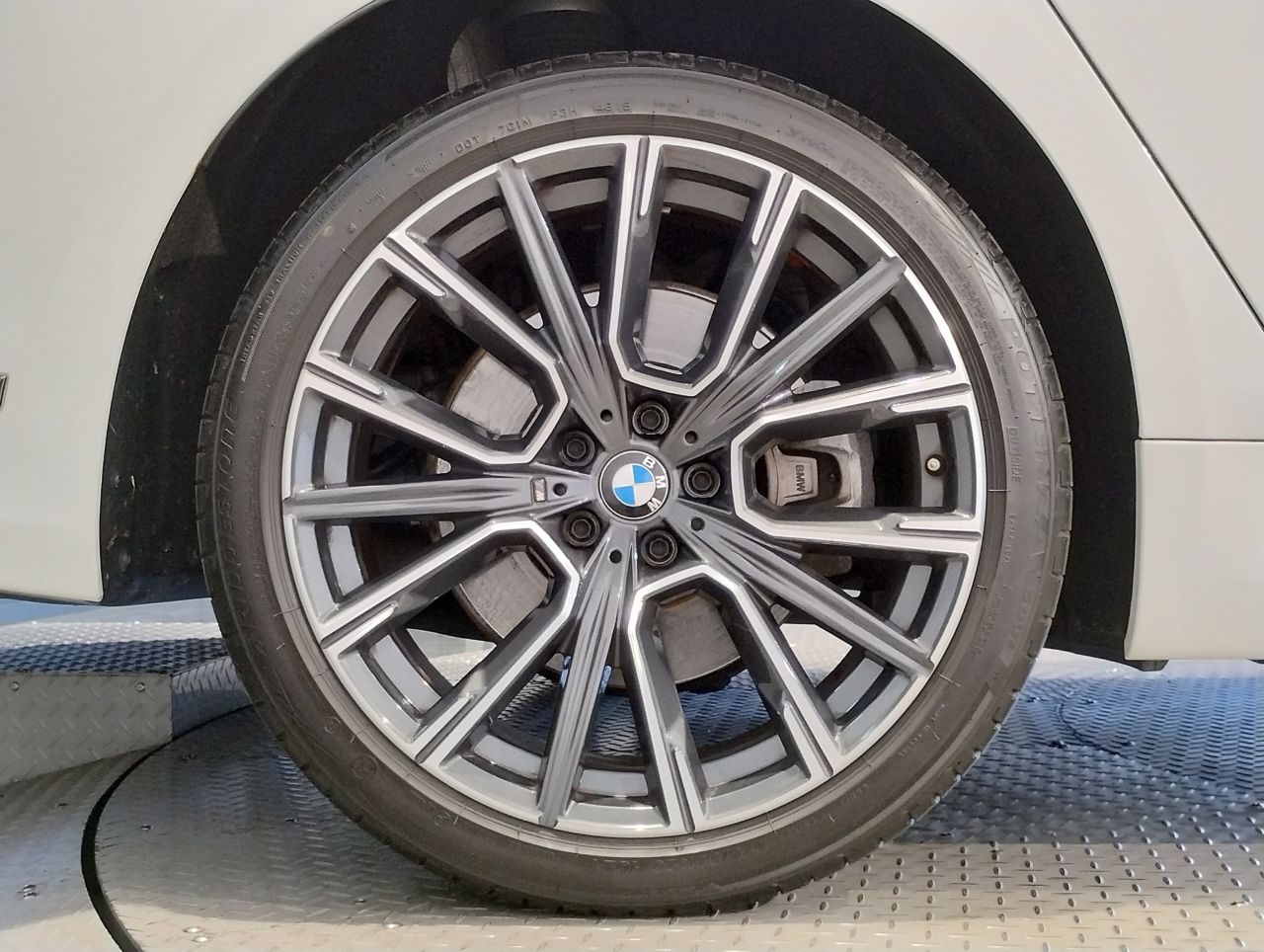 G12 740Li Saloon LCI