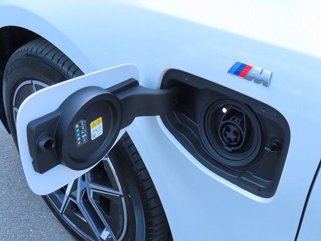 BMW i5 eDrive40 Sedan RHD