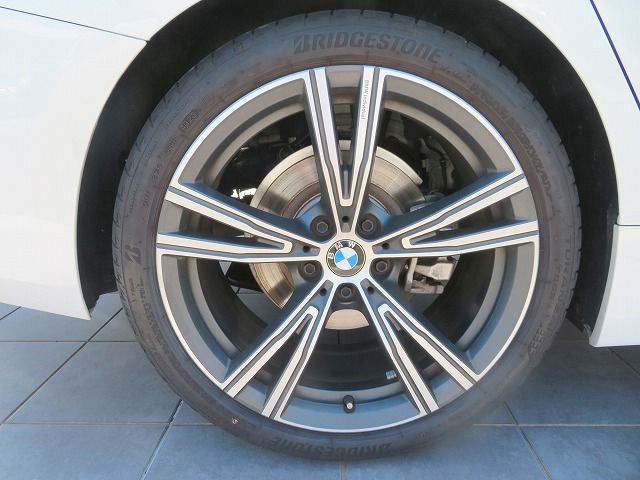 320d xDrive Berline RHD