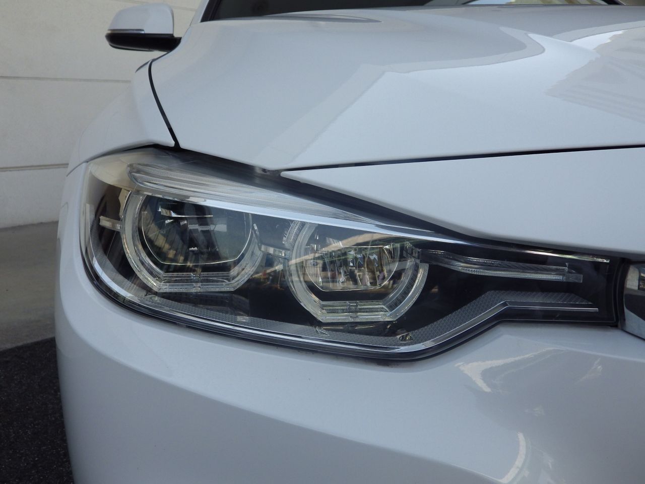 318I SEDAN RHD