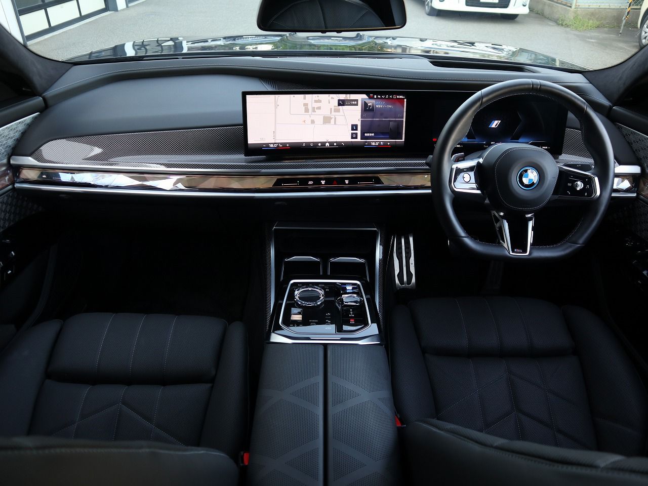BMW i7 M70 xDrive Sedan RHD