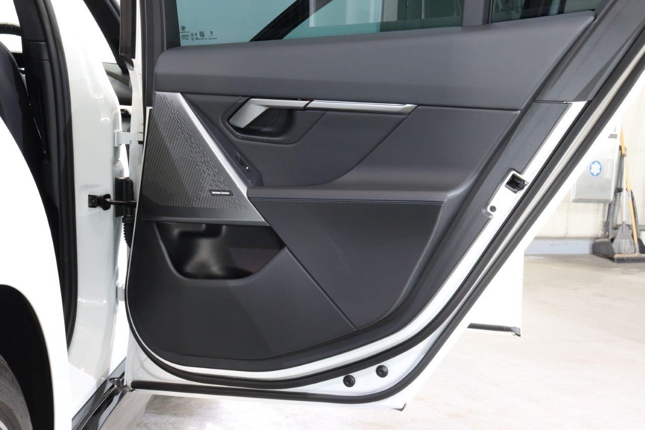 BMW i5 eDrive40 Sedan RHD