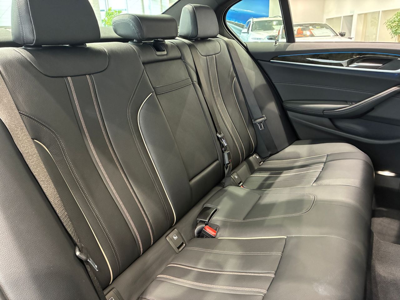 530e Sedan RHD