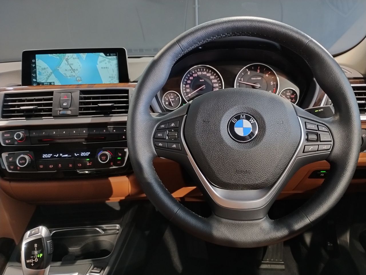 320D SEDAN RHD