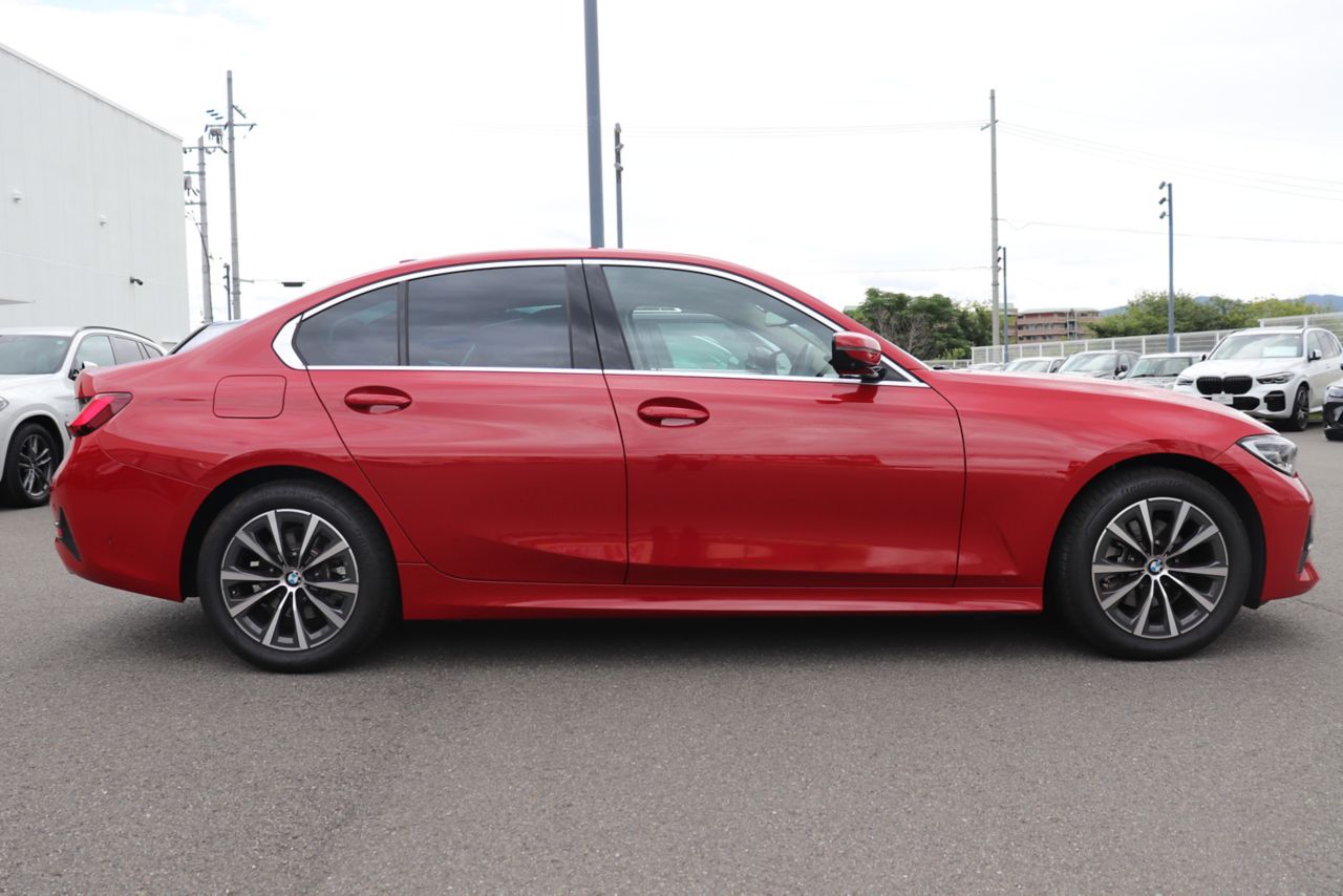 G20 320d xDrive RHD Saloon