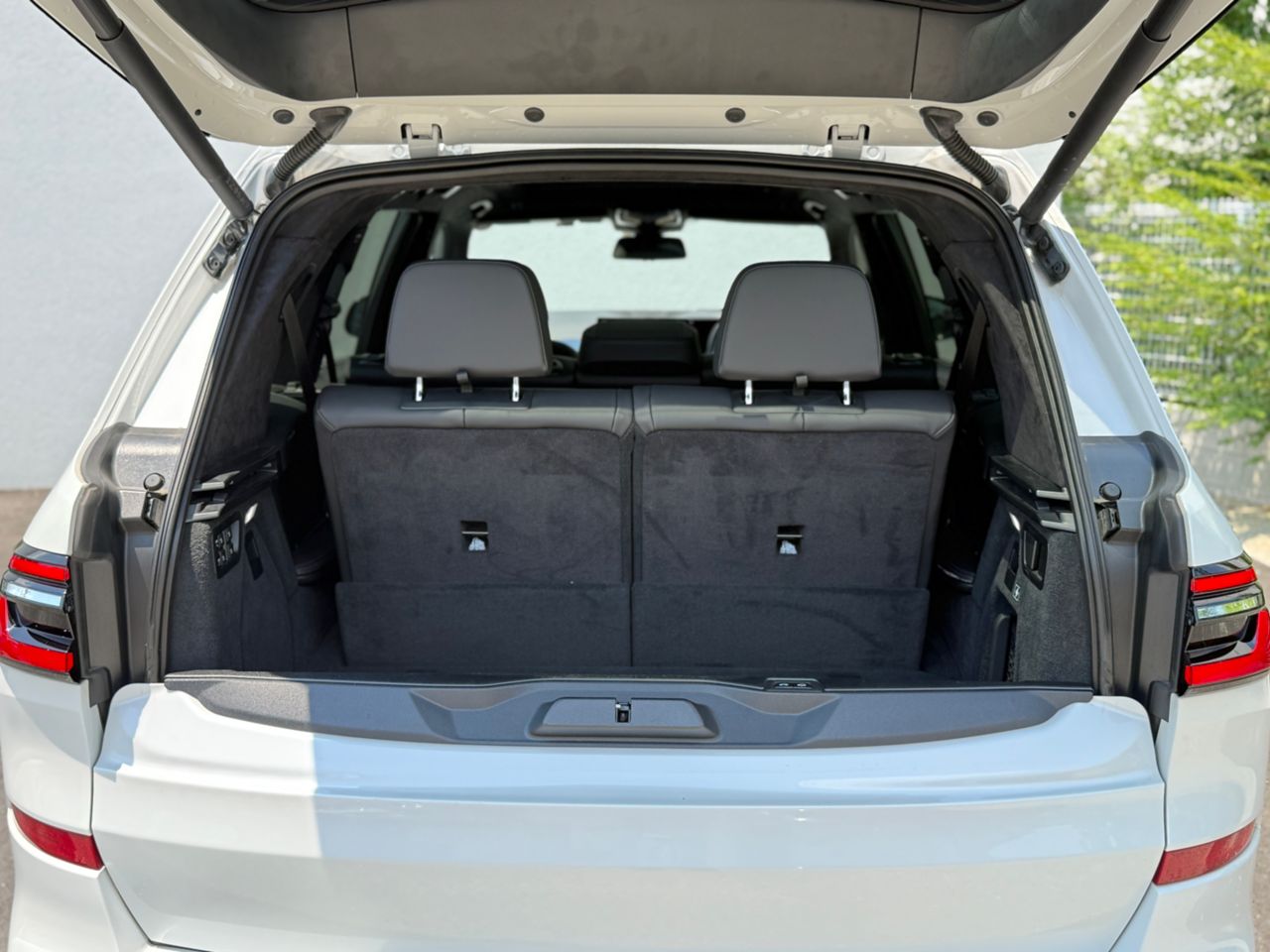 X7 xDrive40d RHD US
