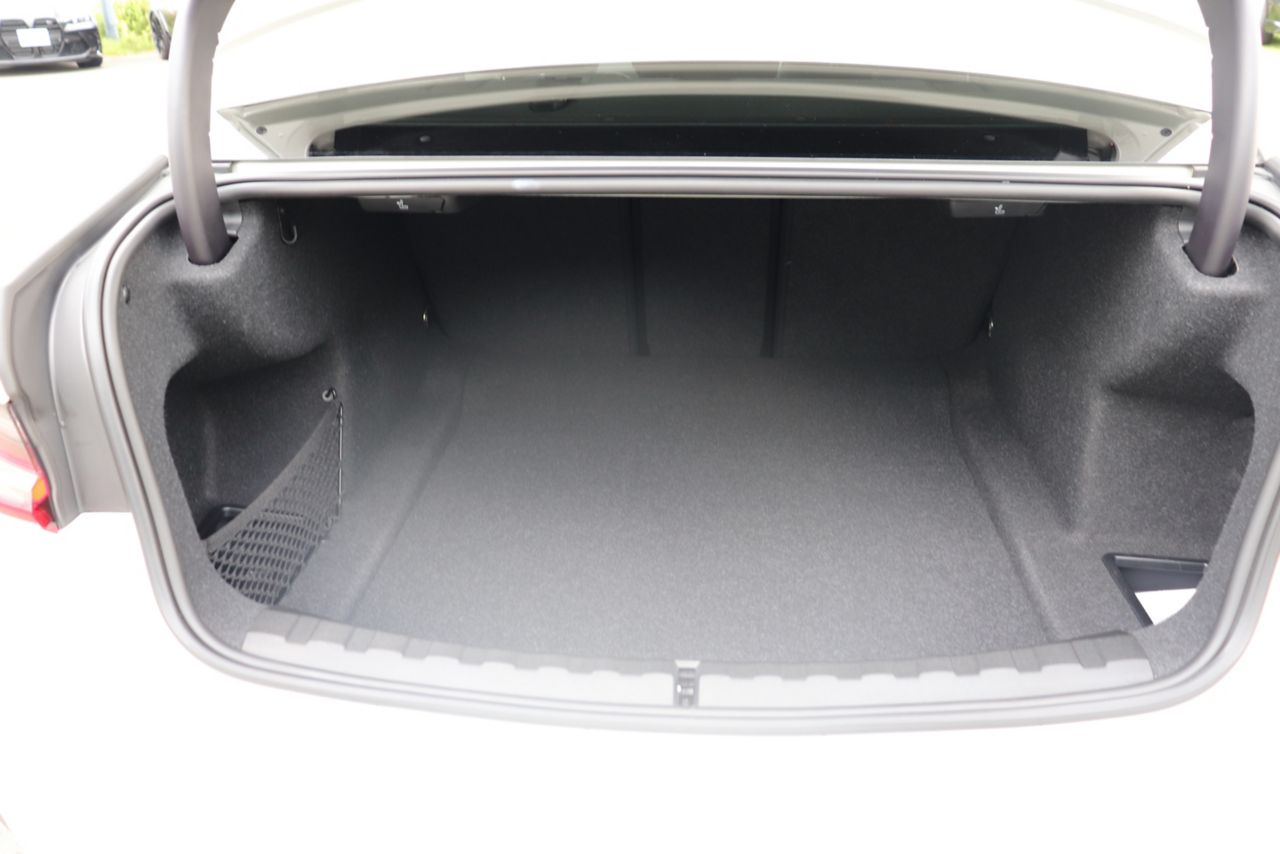 320d xDrive Berline RHD