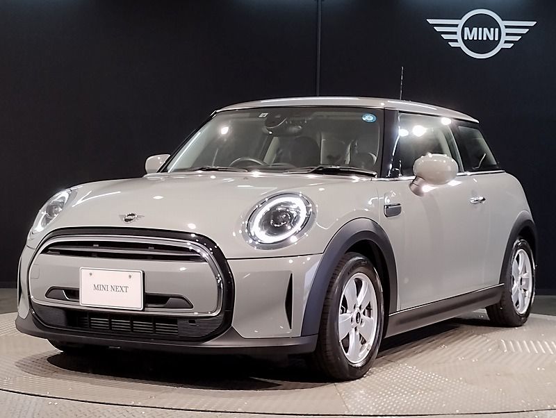 THE NEW MINI ONE 3 DOOR.