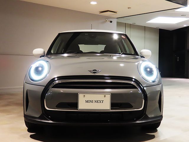 MINI Cooper F56 RHD