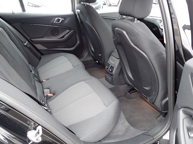 F40 118d Sports Hatch 5-door B47 2.0d