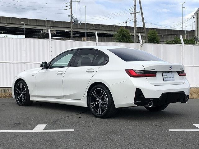 320d xDrive Berline RHD