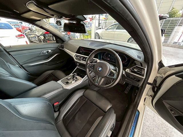 G20 320d xDrive RHD Saloon