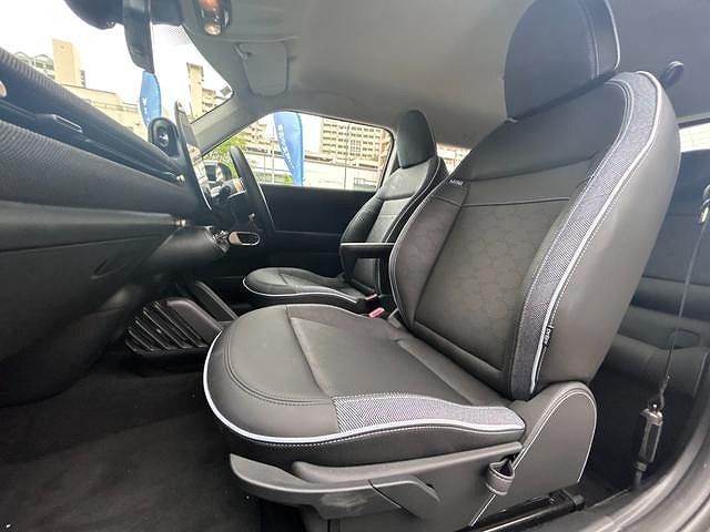 J01 MINI Cooper E