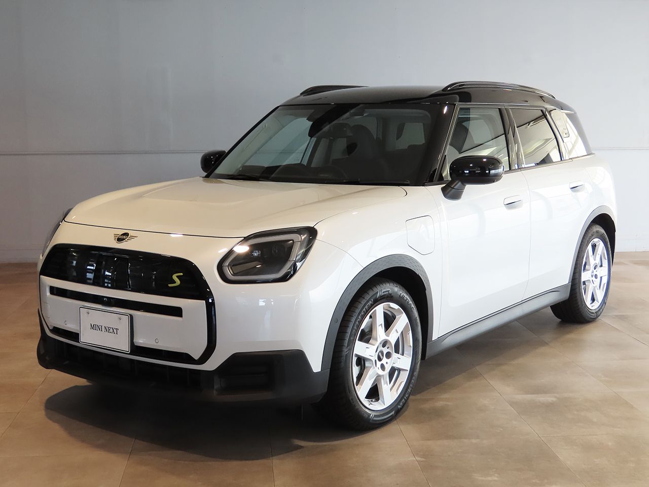 THE NEW ALL-ELECTRIC MINI COUNTRYMAN SE ALL4