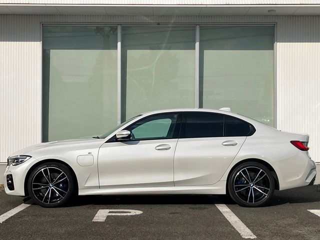 G20 330e Saloon RHD