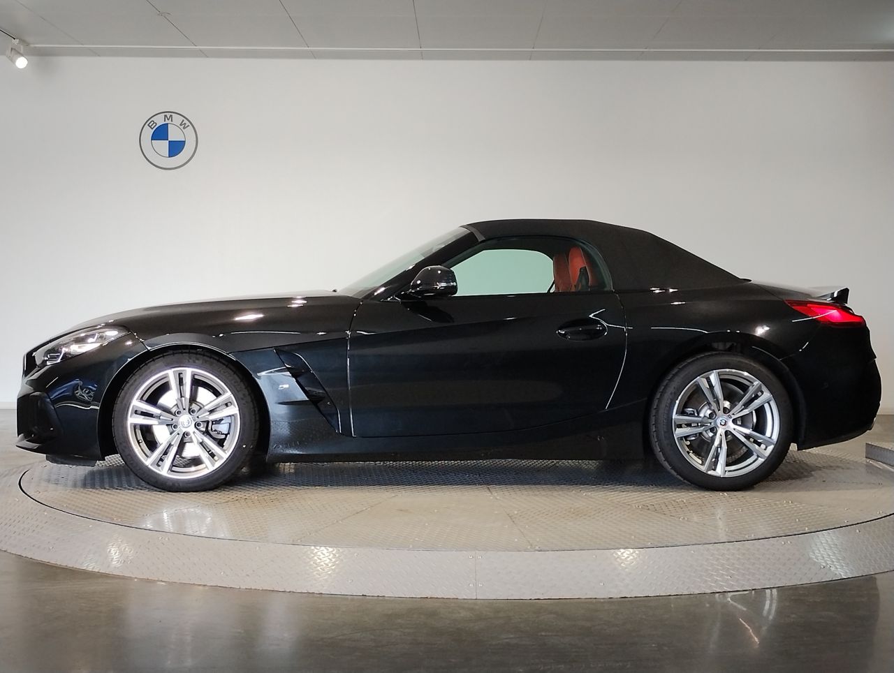 G29 z4 sDrive20i RHD