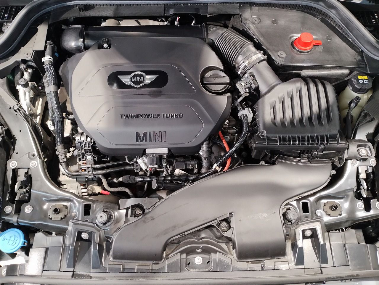 F55 COOPER S D(AT)