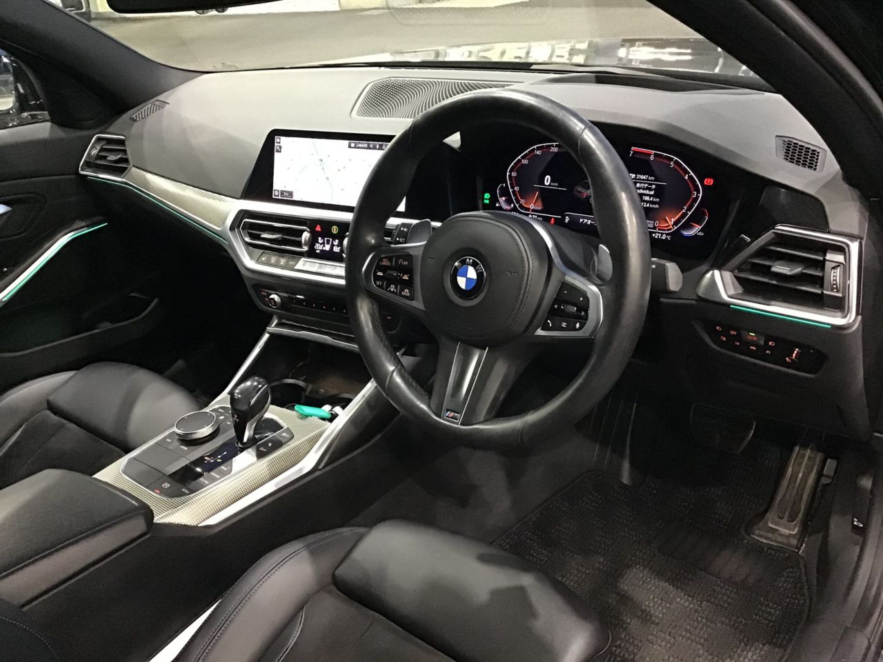 320i Sedan RHD