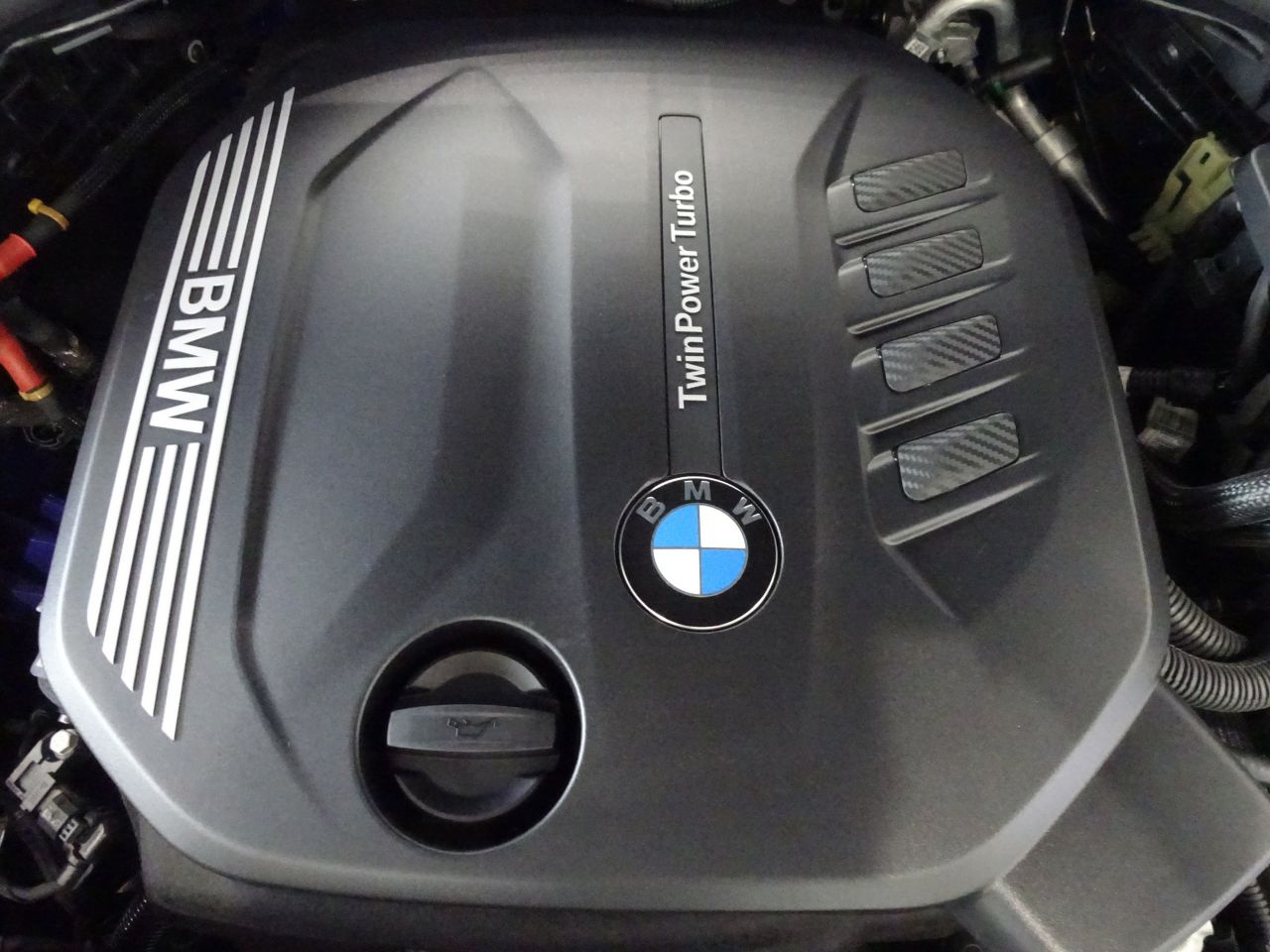 320d xDrive Berline RHD