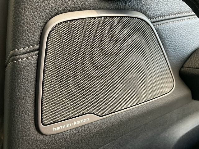 530e Sedan RHD