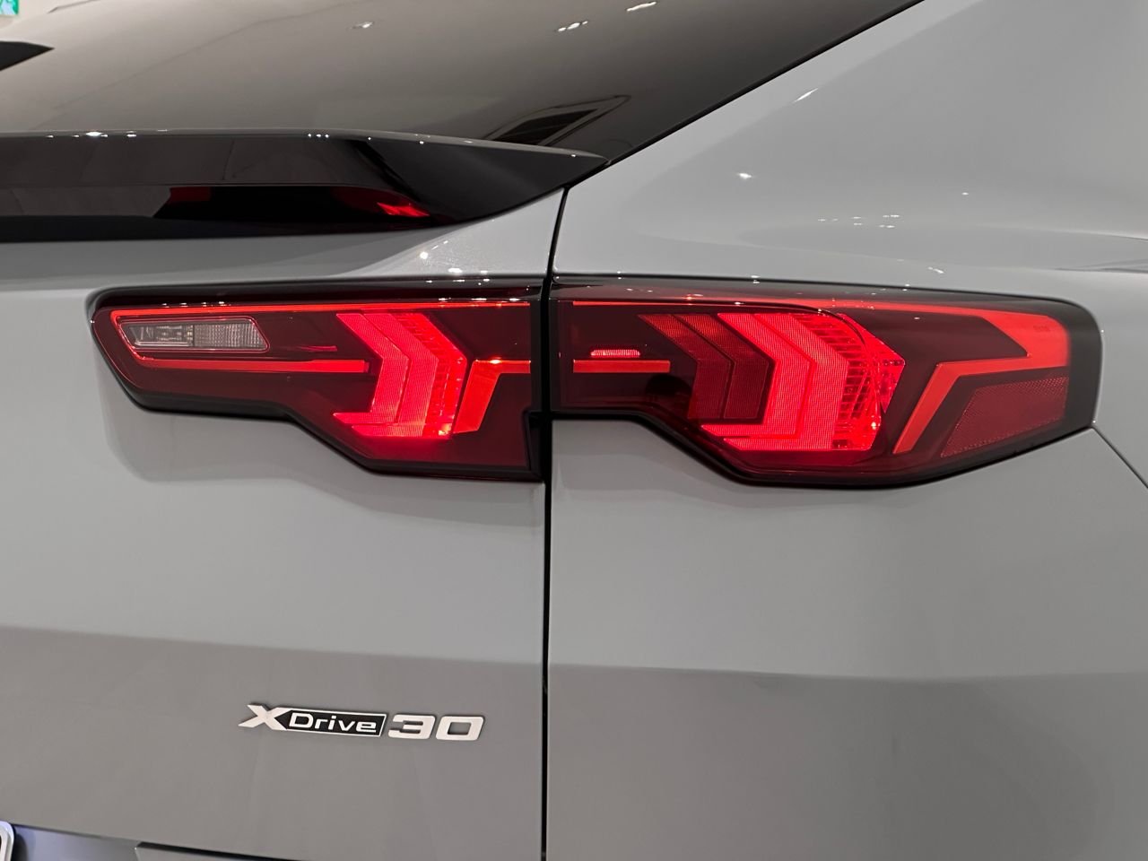 iX2 xDrive30 MSP