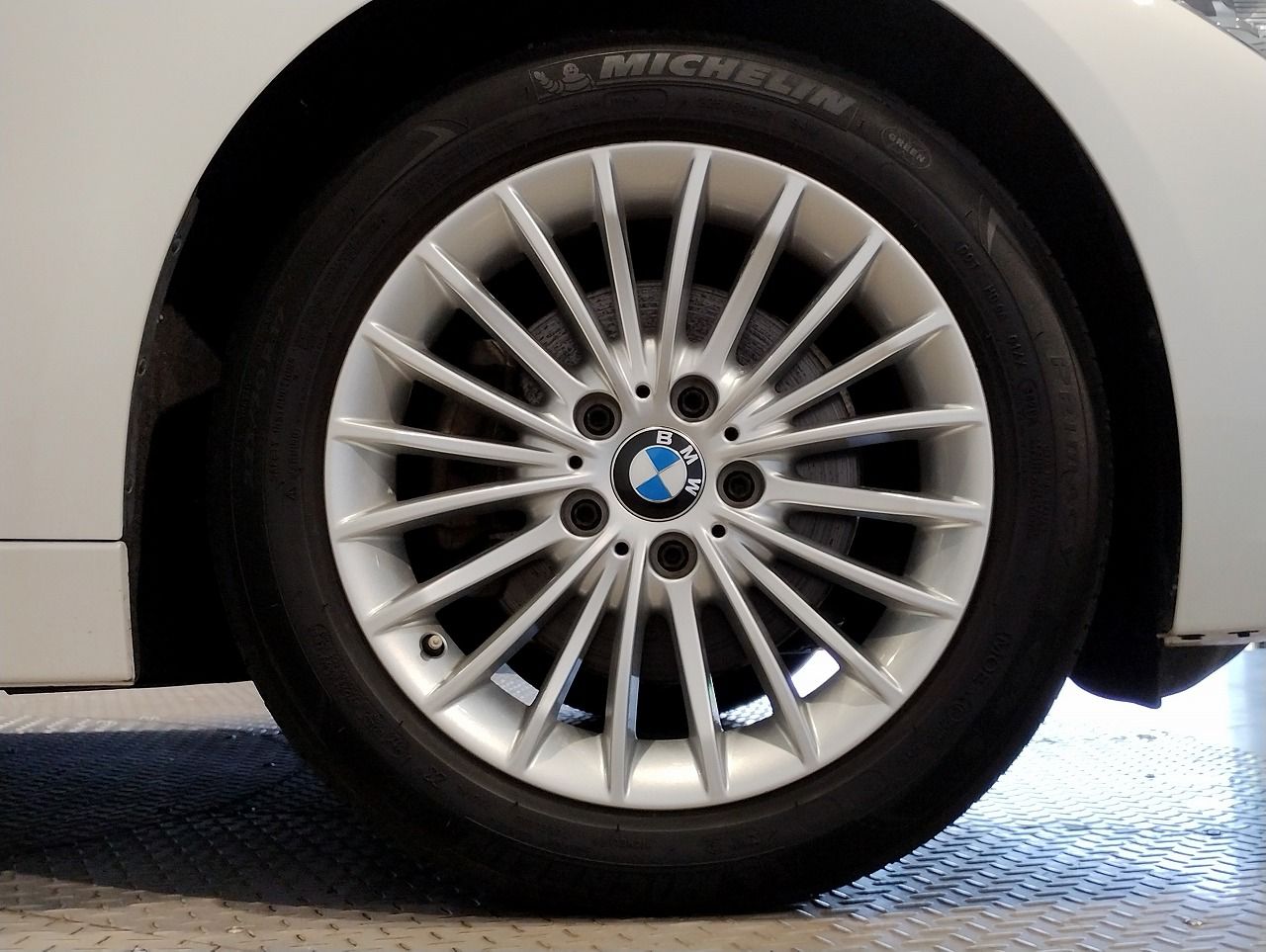 320D SEDAN RHD