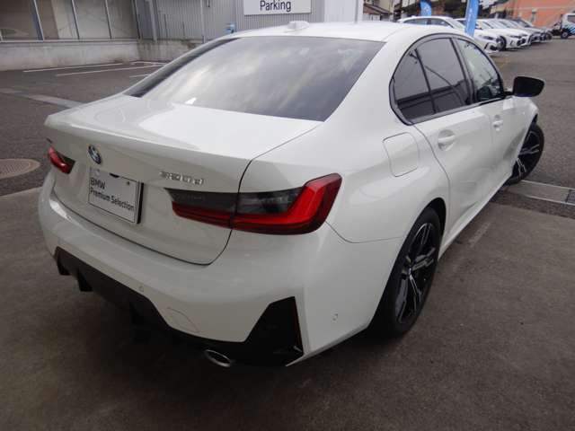 320d xDrive Berline RHD