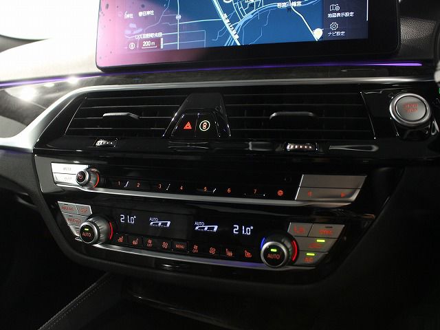 530e Sedan RHD