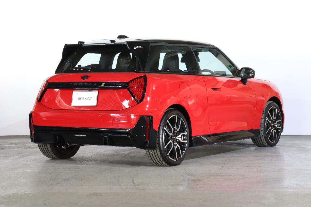 J01 MINI Cooper SE