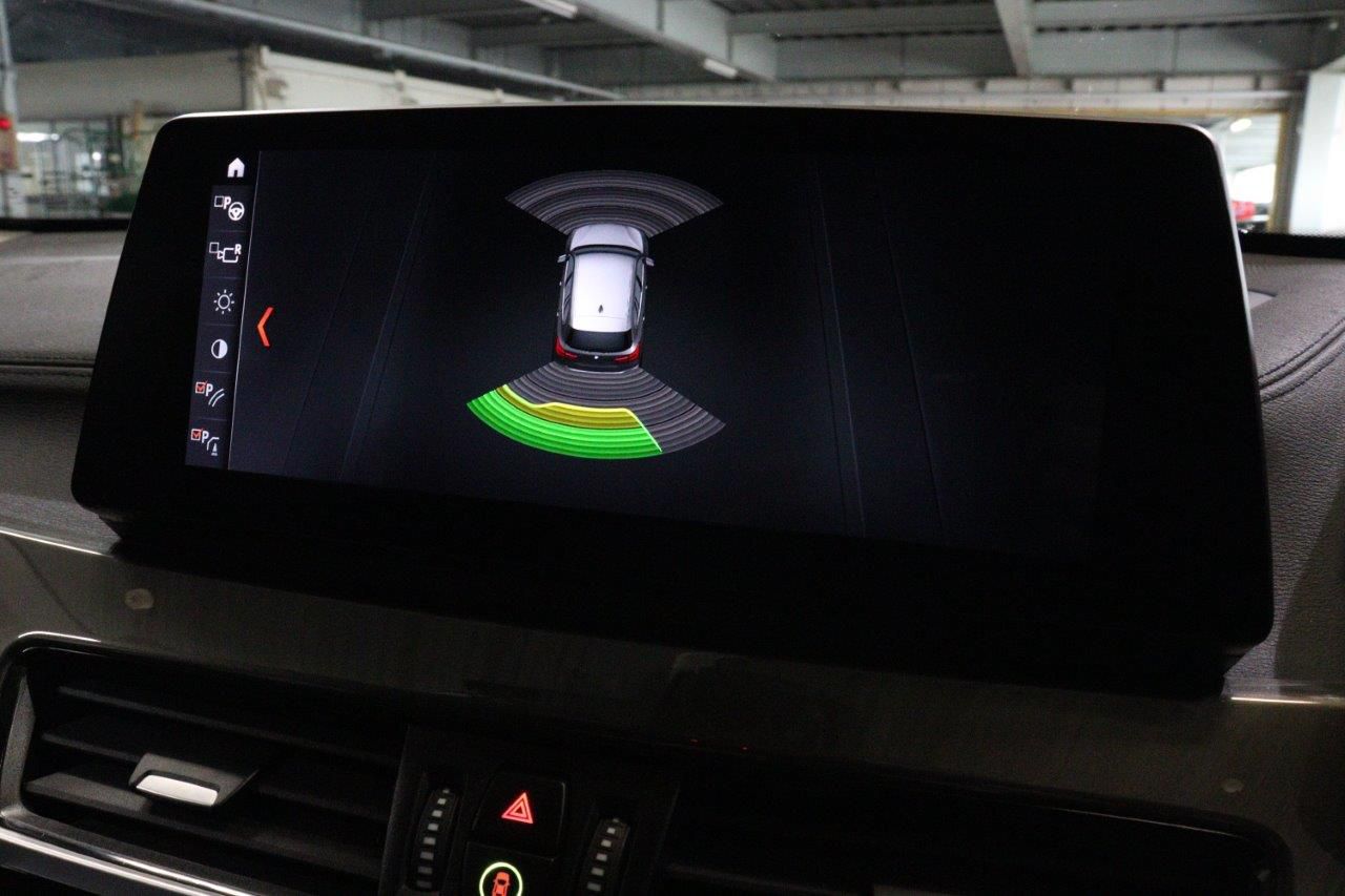 X1 sDrive18i RHD
