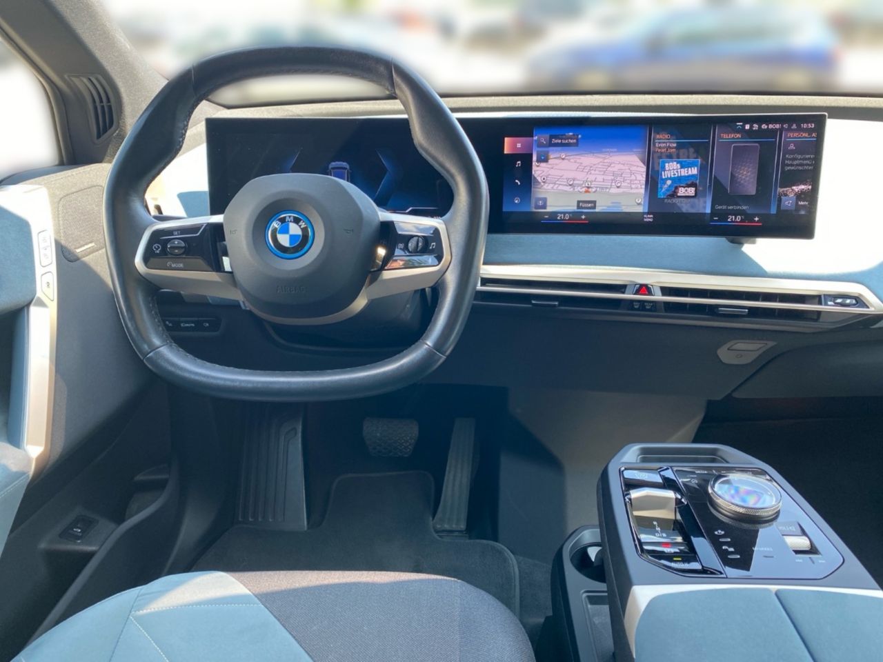 BMW iX