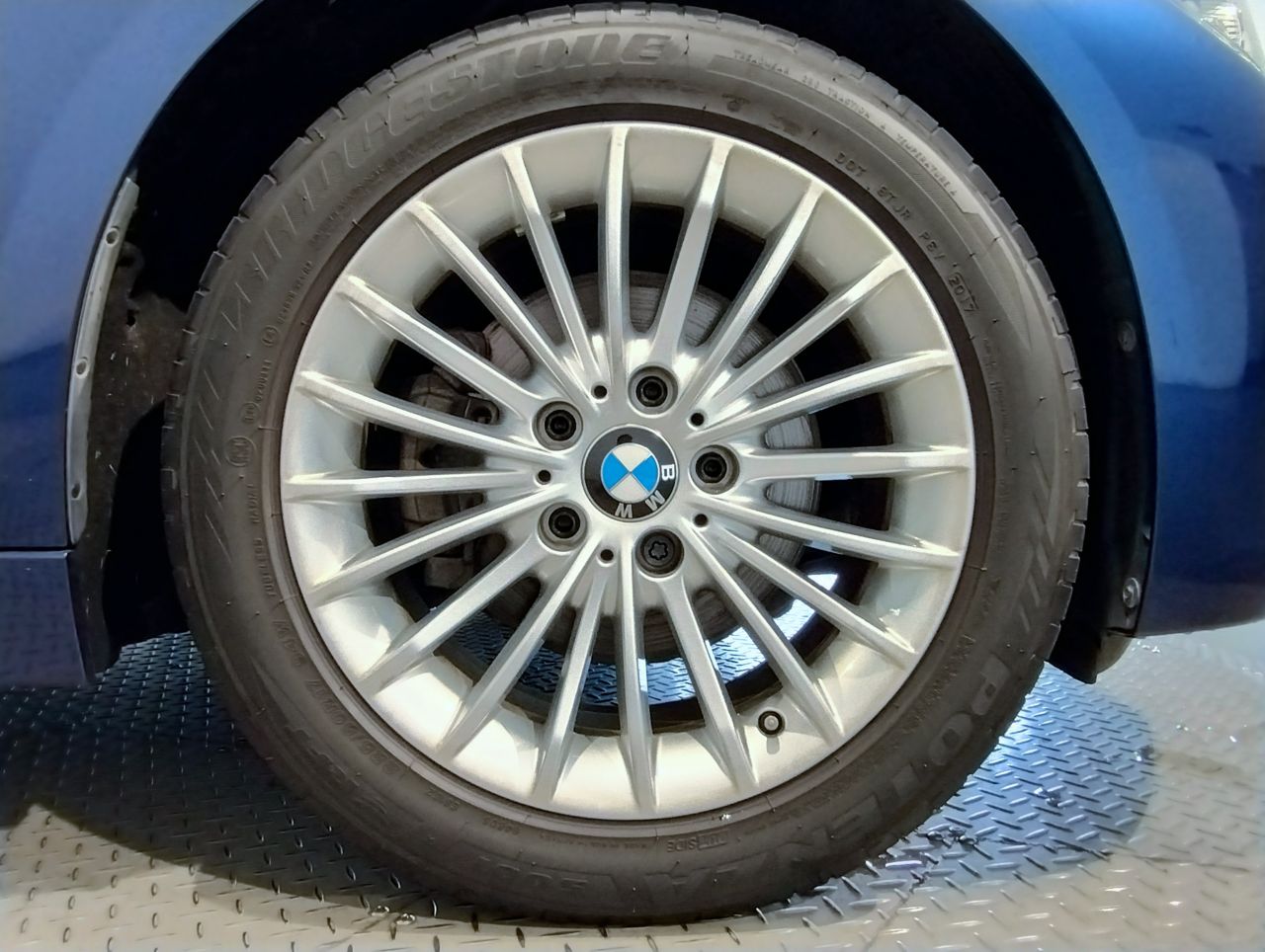 320D SEDAN RHD