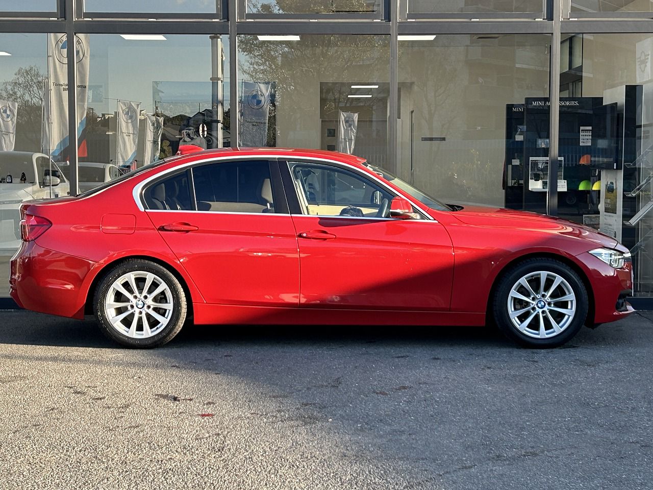 318I SEDAN RHD