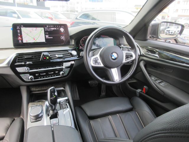 520d xDrive Sedan RHD