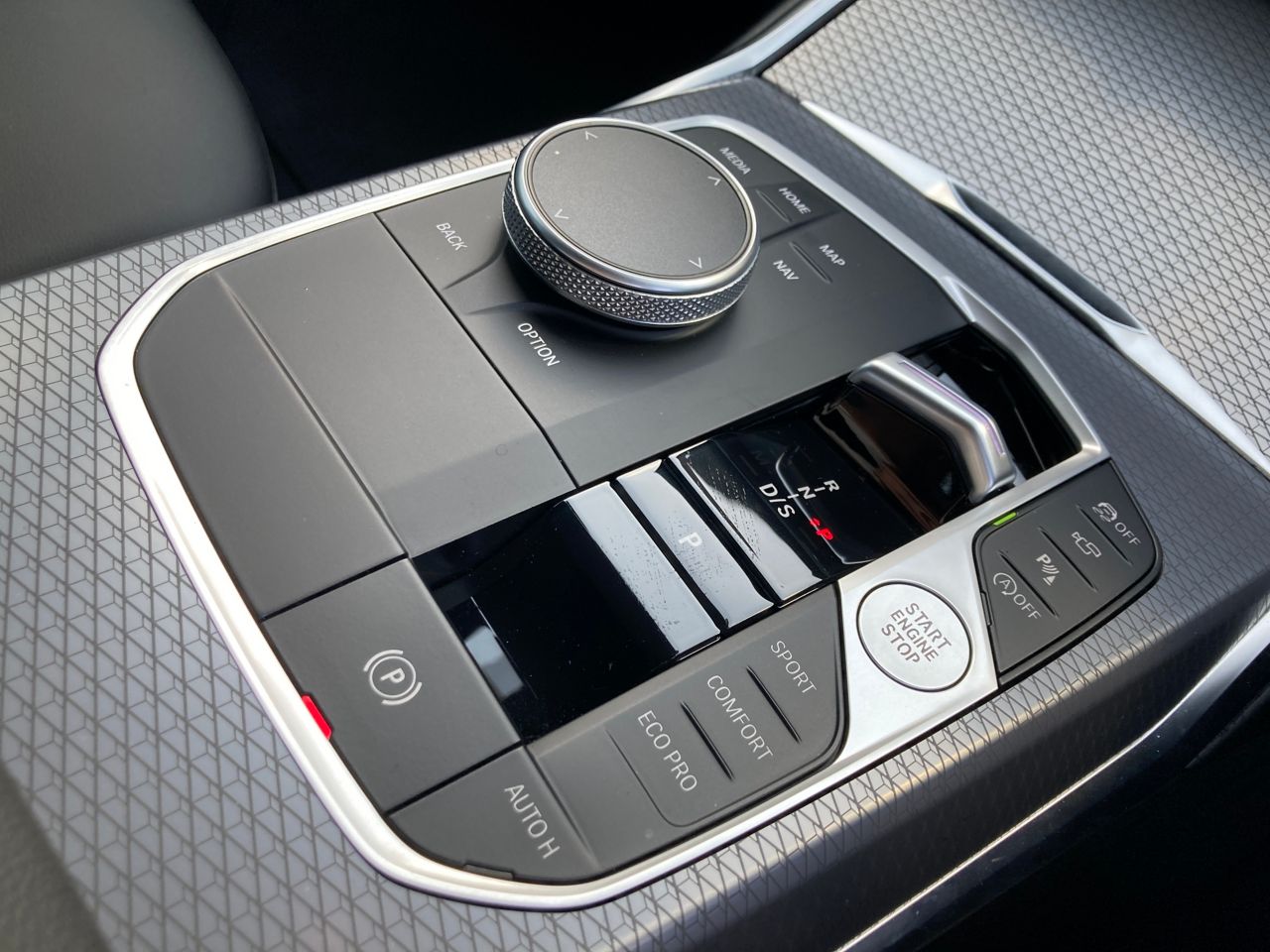 320d xDrive Berline RHD