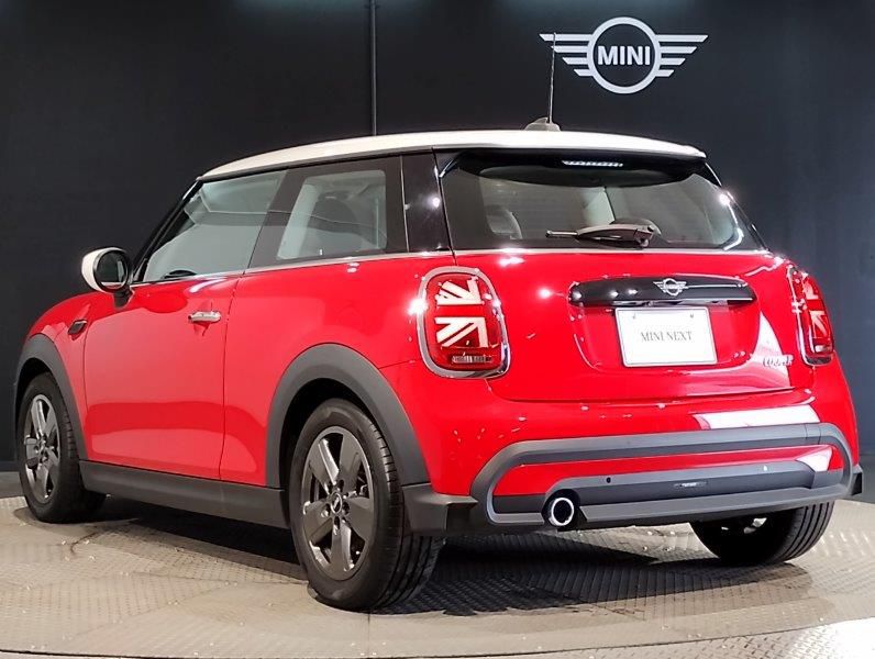 MINI Cooper F56 RHD