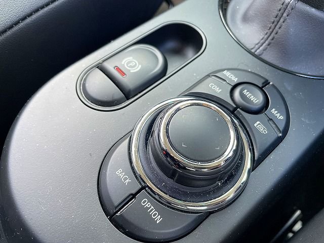 MINI Cooper F56 RHD
